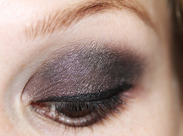 líčenie očí-sivo-ružové-návod-očná linka-kresba