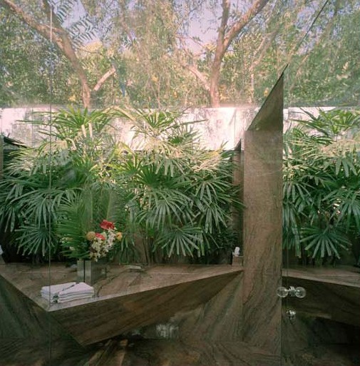 moderná sklenená fasáda - záhrada