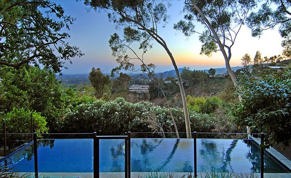 moderný dizajn domu z USA - bazén