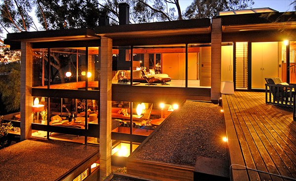 moderný dom v USA - sklenená fasáda