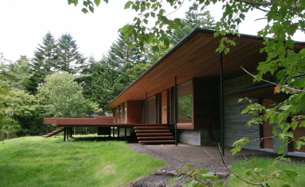 Dom v lese-hanareyama-dvorček