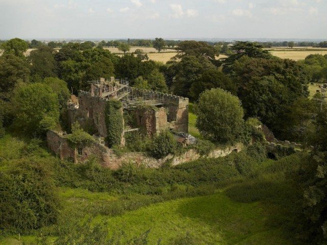 Astley Castle prestavuje projekt obnovy hotela midlands Astley Castle prestavuje projekt rekonštrukcie moderného hotela Midlands