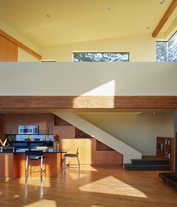 moderný interiérový dizajn kuchyne v drevenej vile