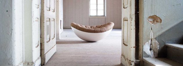 perfektné na to, aby neboli umiestnené pri stene v strede miestnosti