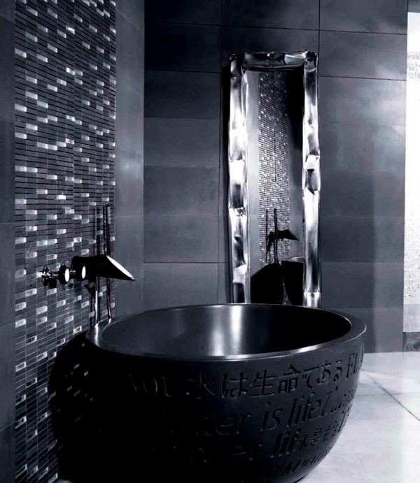 celočierny dizajn kúpeľne