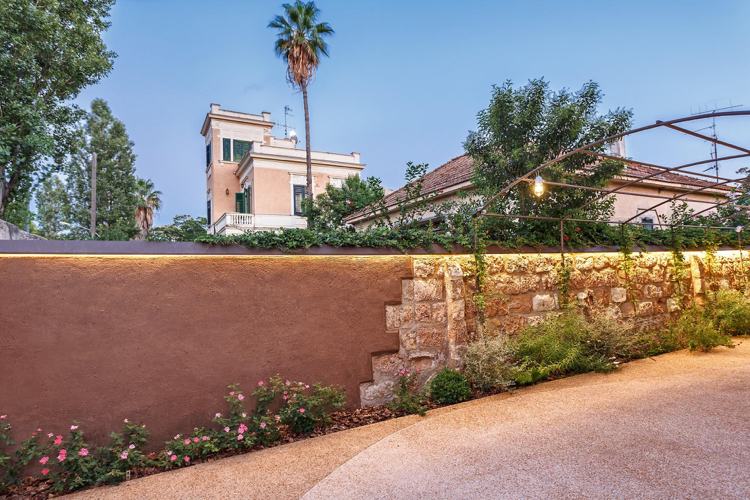 stredomorske-zahradne-steny-led-pas-rastliny