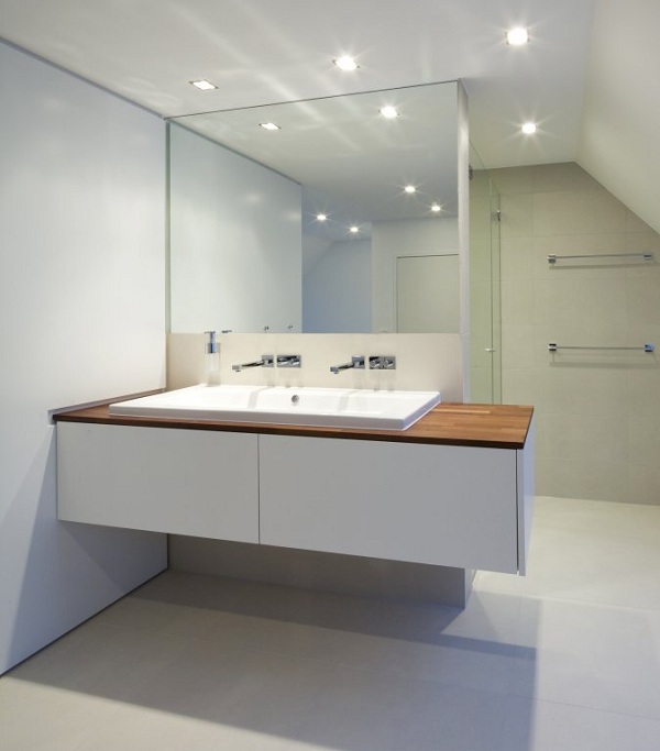 veľká umývadlo-kúpeľňa