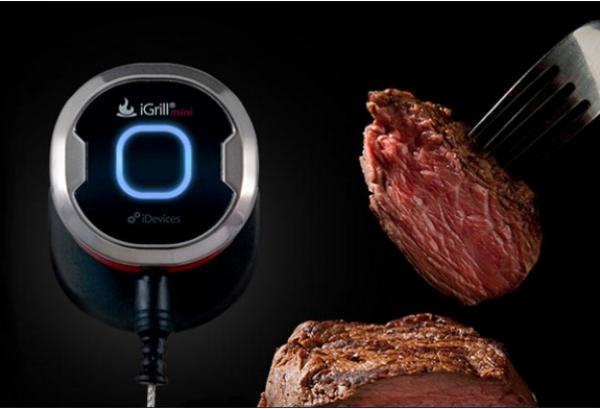 Bezpečné ovládanie pri grilovaní - s iGrill igrill-roast-small-device-hand-connection