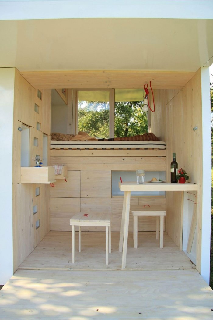 Priestor na sedenie, spánok, odloženie - ľahké, monochromatické drevo soul-box-inside-place-sit-sleep-stow-light-wood