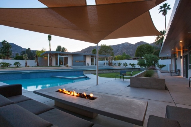 Púštny dom-terasa-markíza-betón-krb