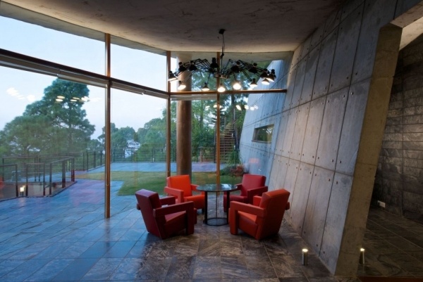 moderný prázdninový dom India himalájsky neošetrené betónové steny