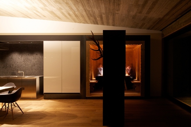 prázdninový dom interiér kuchyňa jedáleň burgmeisterwolf prázdninový dom severné Taliansko interiérový dizajn kuchyňa jedálenský kút burgmeisterwolf