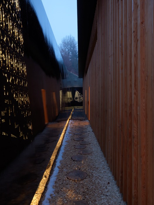 kupferschmid stena corten oceľ podsvietená terénne úpravy kupferschmid plastika steny corten oceľ podsvietená terénne úpravy