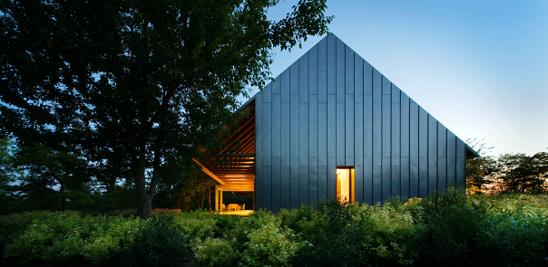 moderný kovový obklad vidieckeho domu moderný kovový obklad vidieckeho domu