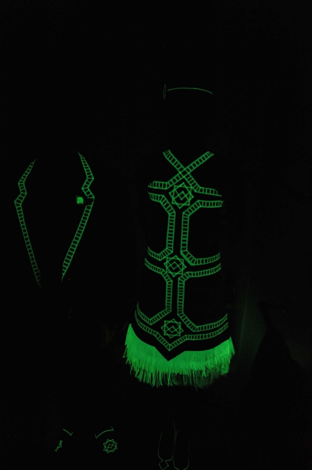 Vlastnosti pásky sa používajú ako dekoratívny efekt Súťaž Tinker-make-out-of-lepiaca páska-súťaž