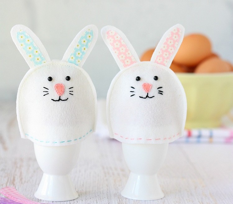 praktické nápady pre remeslá pre ohrievač veľkonočných vajíčok-králik-biela-plsť-perlové oči