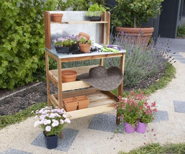 Výsadbový stôl do záhrady, poličky, priestor pre mnoho rastlín Záhradné police obsahujú veľa nápadov na príslušenstvo rastlín