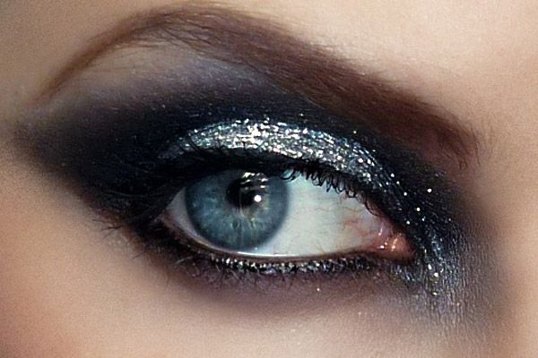 líčenie očí-horné viečko-trblietavé-očné tiene-dymový efekt