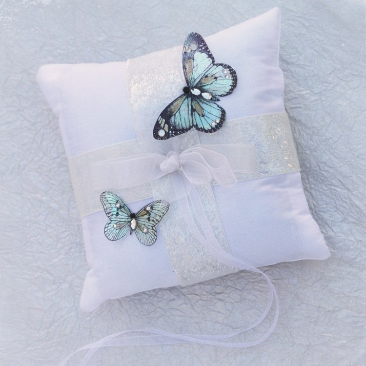 prsten-vankúš-svadba-motýľ-nápad-modrá-biela-látka-pekná
