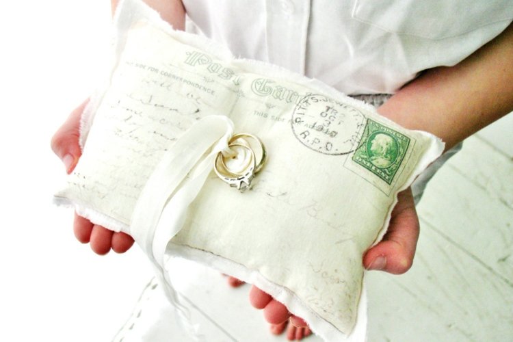 prsten-vankúš-svadobná-pohľadnicová-optika-vinobranie-mäta-zelená-originálny dizajn