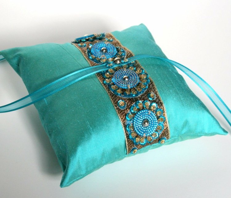 prsten-vankúš-svadba-orientálne-výšivky-flitre-tyrkysové-kamienky