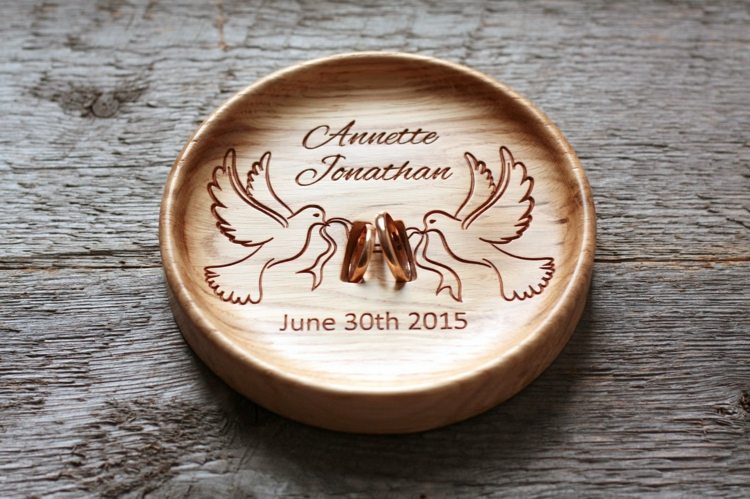 prsten-vankus-svadobna-doska-podnos-vypaleny-holub-meno-datum