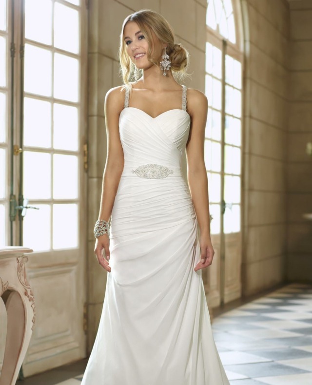 Nápadné sú nosiče svadobných šiat dámske módne modely bez šifónových ramienok bez rukávov