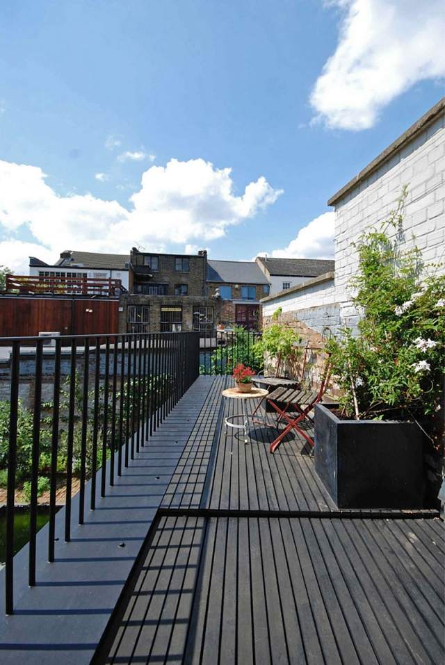 zastrešenie terasy domu zábradlie