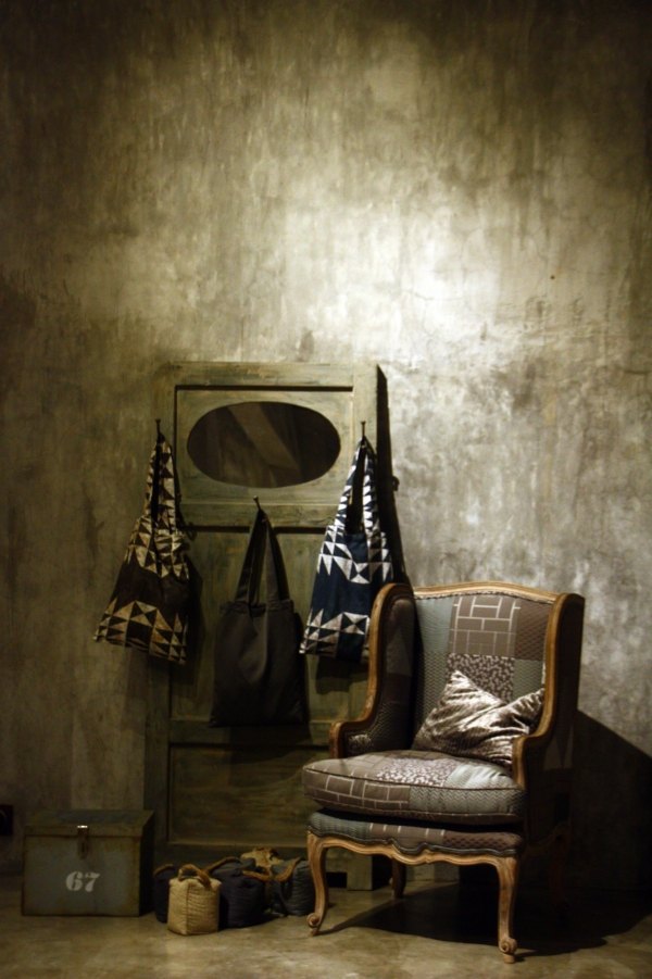 Predvádzajúci interiérový dizajnový textilný výrobca historických predmetov