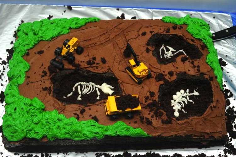 hračka na bager s čokoládovou skamenelinou a čokoládou