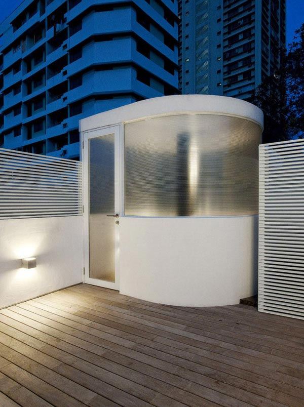 Radový dom je v Singapure moderný - vonku