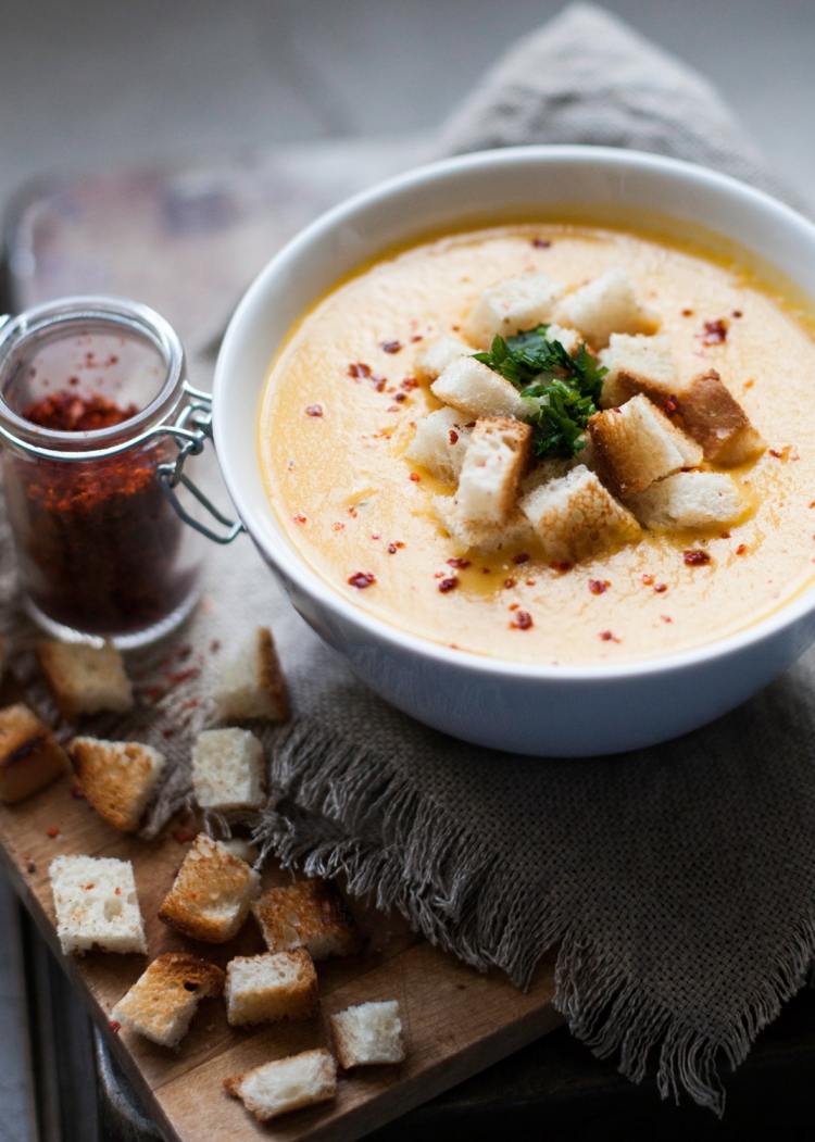 Tekvicová krémová polievka-recept-krutóny-ostré