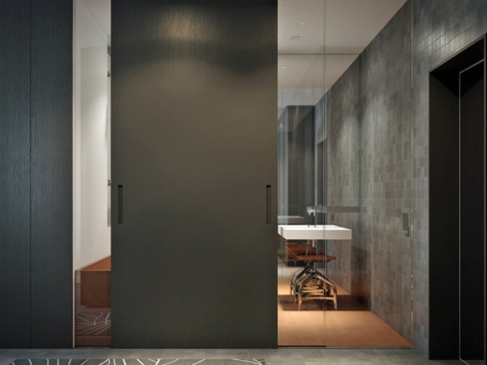 Kúpeľňa s kobercom-biele kovanie