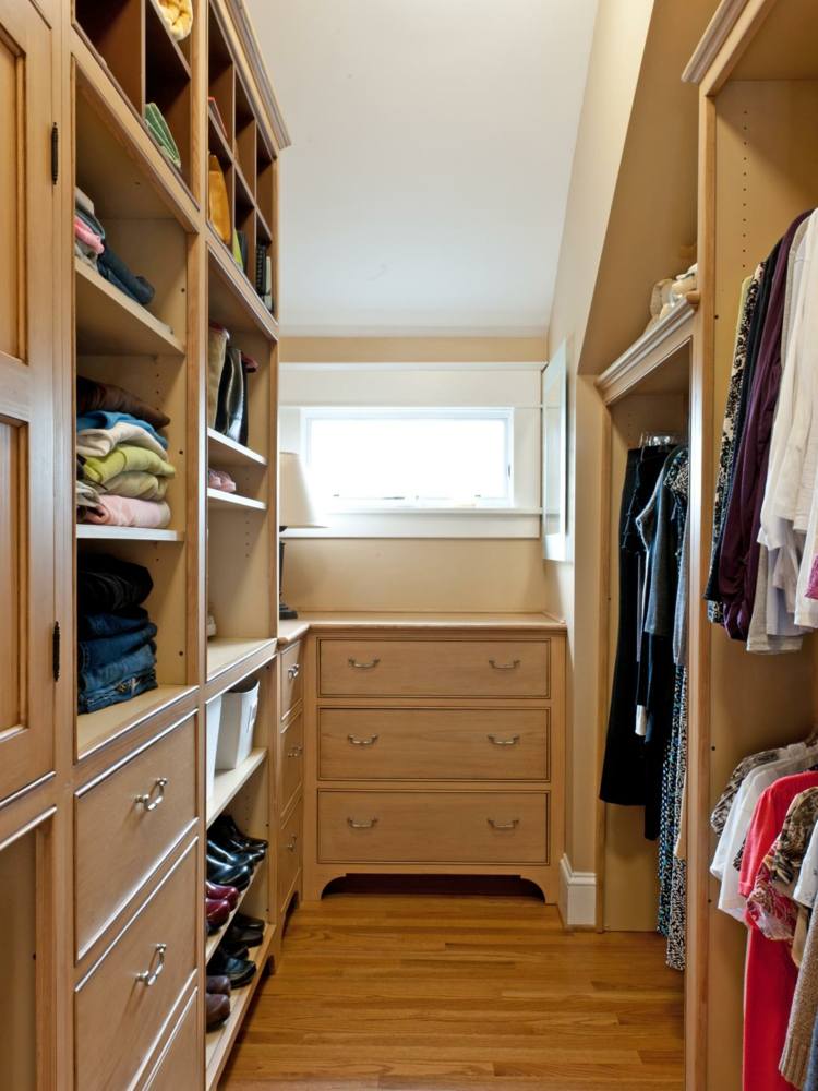 vstavaná skriňa šikmá drevená svetlý dizajn komoda zásuvkové skrine