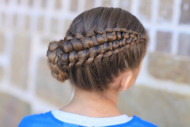 Updo dlhý účes so zapínaním na zips Do-it-up-up-účes-s-pigtailom-zips