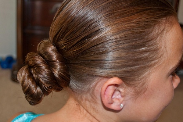 Updo pre ženy a dievčatá okolo-točenie-10-up-pripnutie-účes