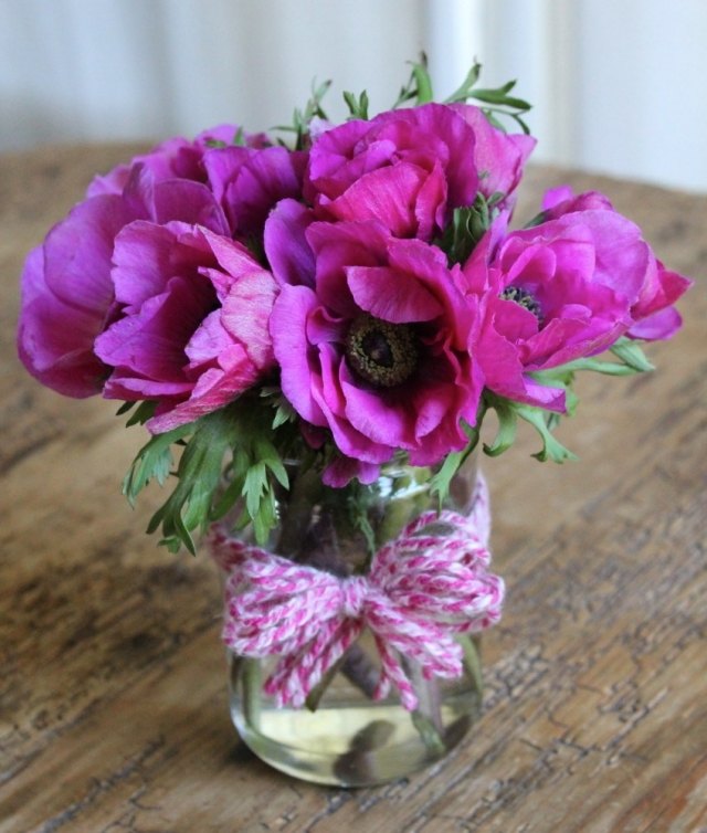 kvetinový-stôl-dekorácia-svadobná hostina-kutilstvo