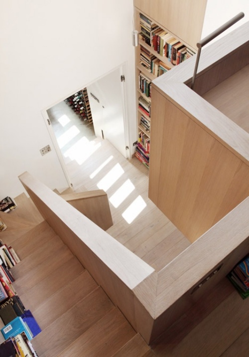 drevené schody knihy kniha veža dom Londýn