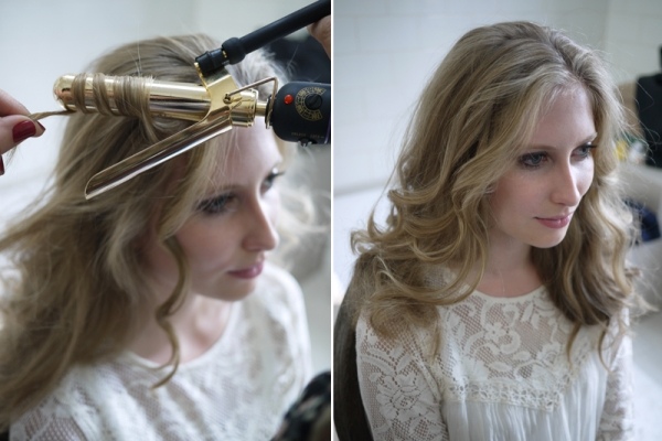 Vlasy majú objem vďaka ležérnym kučerám vrkoč-účes-kučery-dizajn-nápad-blond