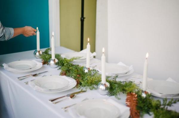 Veniec zdobí oficiálny stôl originálna-dekorácia-stolíka-urob si sám-urob si sám