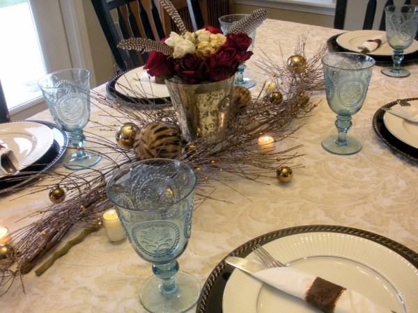 Skvelý dizajn pre oficiálne príležitosti striebro-veniec-gule-stolny-vyzdoba-oficialny