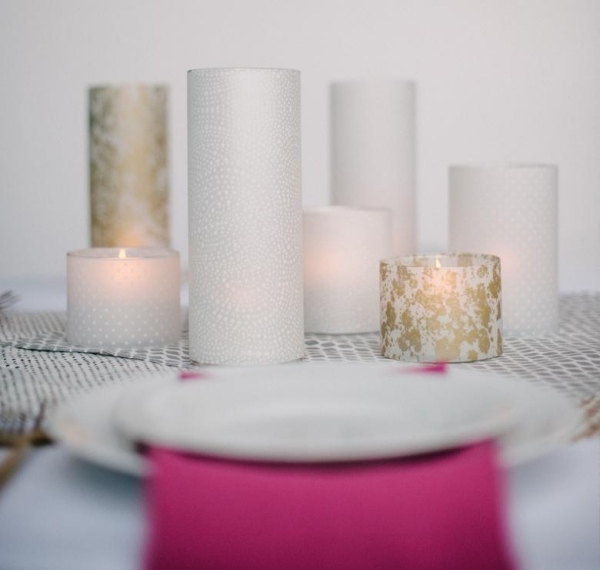 Môžete použiť čajové sviečky alebo LED diódy pergamen-sviečky-dekorácia-stôl-nápad-urob si sám