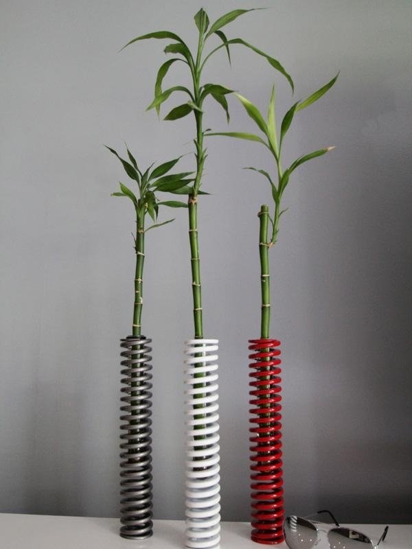 Vyrobte si bambusovú vázu z jarného peria