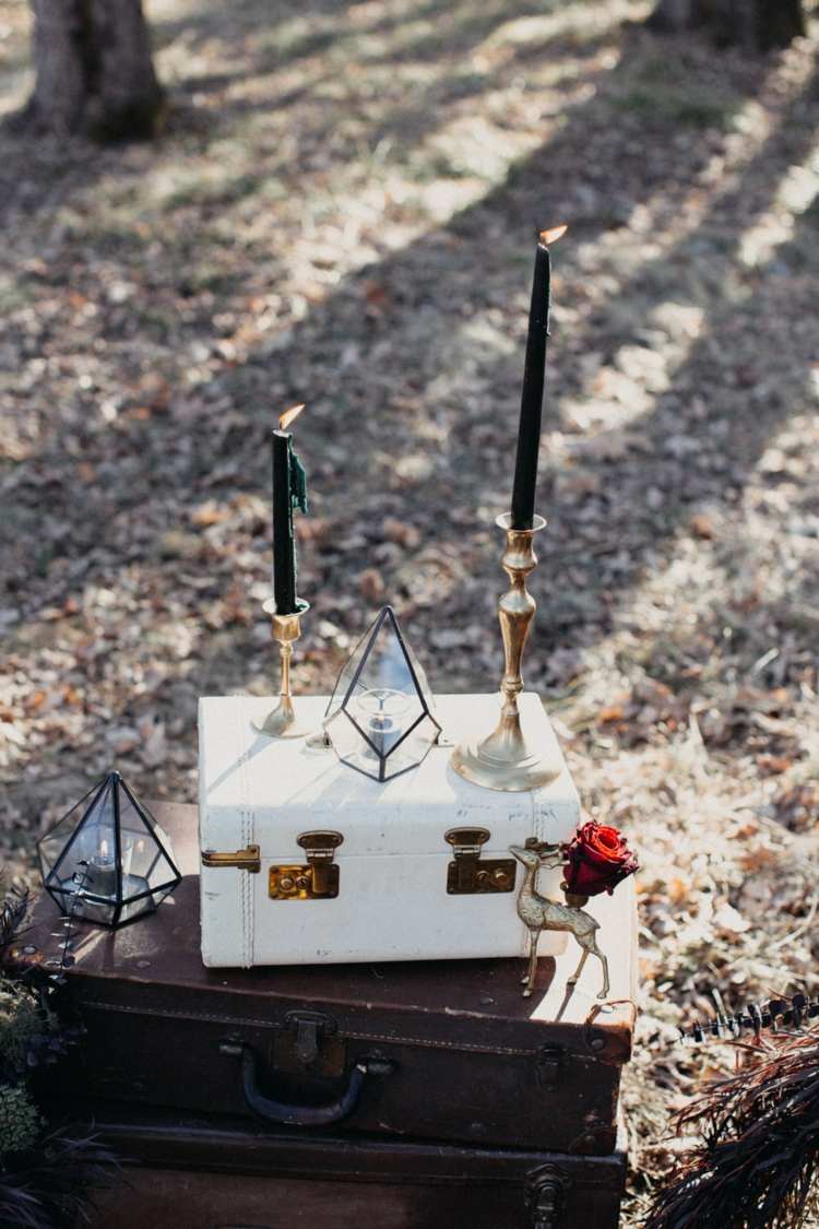 Nápady na dekoráciu pre svadobný kufor vo vintage štýle