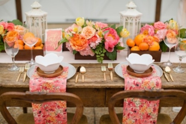 Letná paleta svieti z elegantných stredových kúskov krásna-letná-dekorácia-nápad-stôl-svadba
