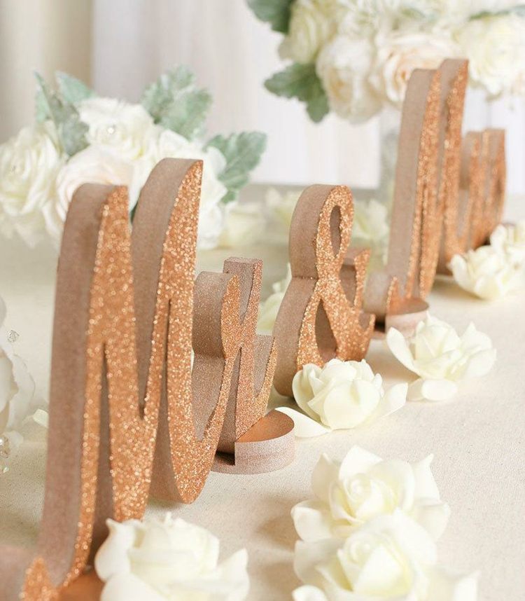 Svadba v ružovom zlate a bielej farbe pre romantickú a rozprávkovú atmosféru