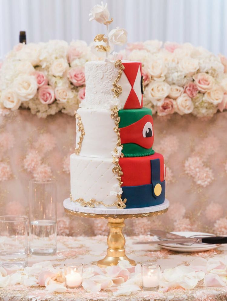 elegantné a zábavné s korytnačkami ninja a zlatými ozdobami a ozdobami