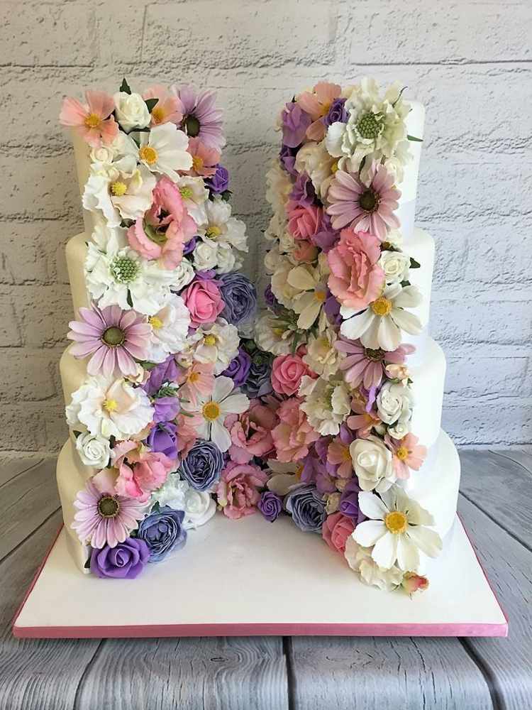 Koláče s polovičným motívom sú skvelým nápadom na svadobnú oslavu