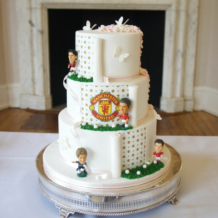 Iný druh svadobnej torty ponúka pohľad do vnútra torty