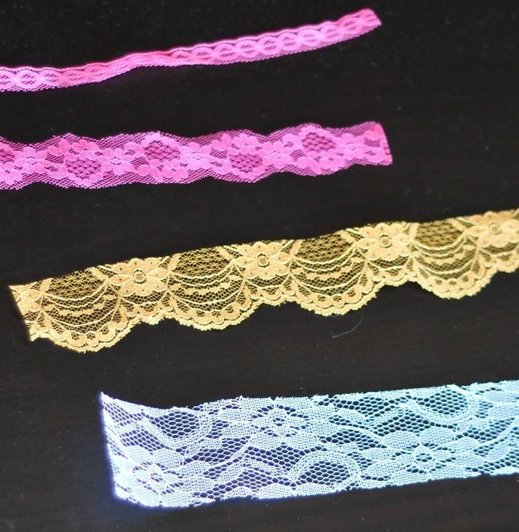 Veľkonočné vajíčka-ozdoba-čipka-stužky-kravata